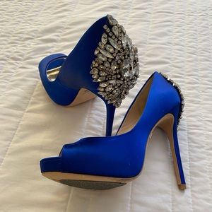 Baffles Mischka Fits Size 5